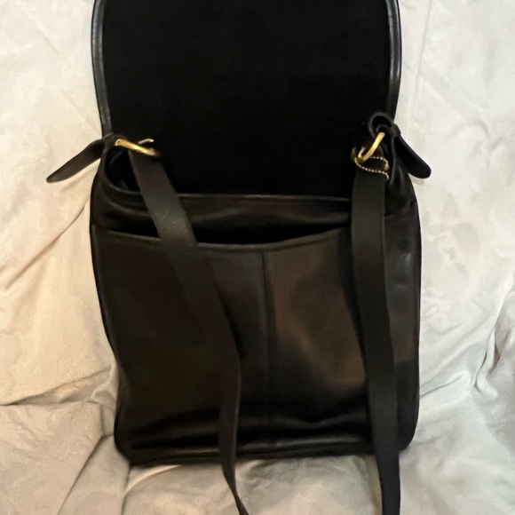 Coach soft leather black shoulder bag - Picture 4 of 4